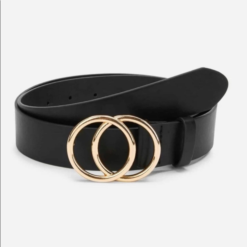 ⭐️⭐️NWT WILA black belt w/gold circles